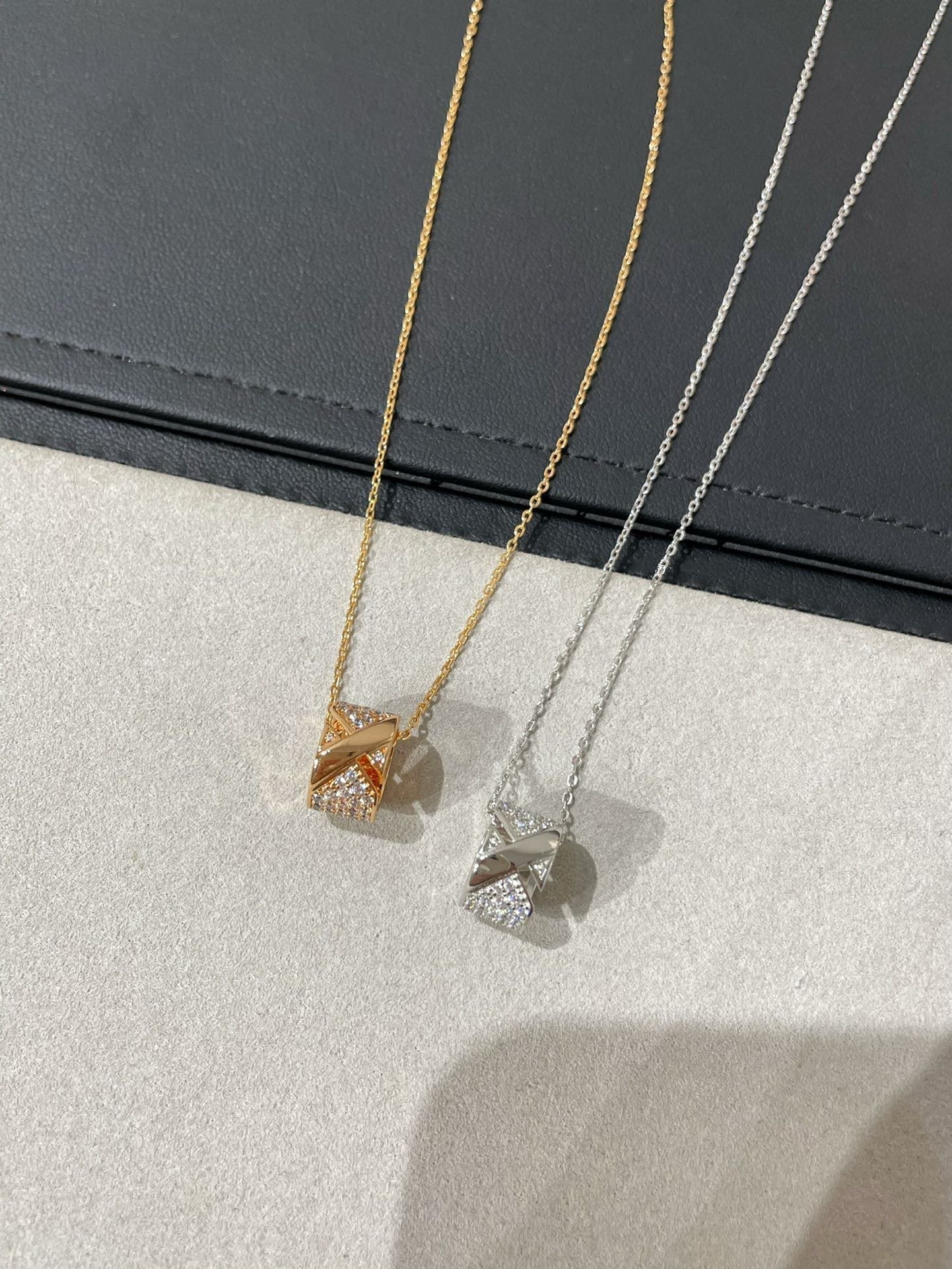 [ELAN LUXE]LIENS EVIDENCE DIAMOND PAVED NECKLACE