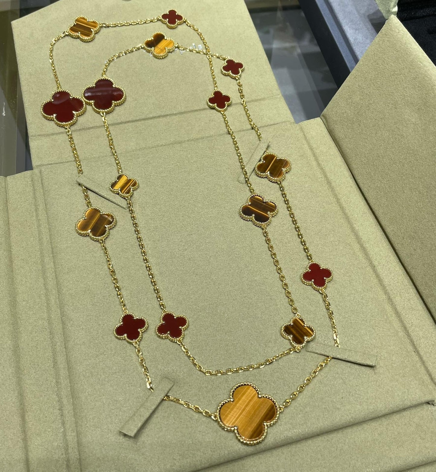 [ELAN LUXE]CLOVER 16 MOTIF CARNELIAN TIGER EYE ROSE GOLD NECKLACE