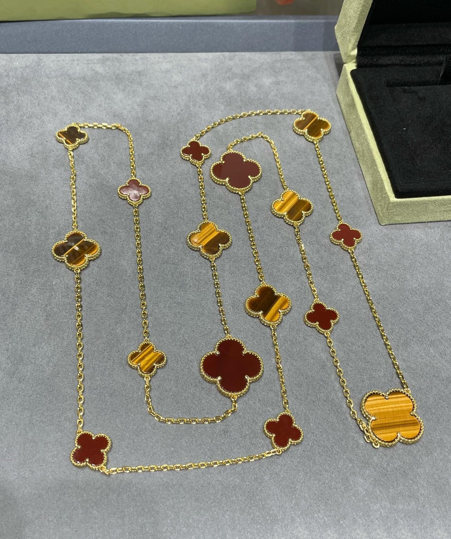 [ELAN LUXE]CLOVER 16 MOTIF CARNELIAN TIGER EYE ROSE GOLD NECKLACE