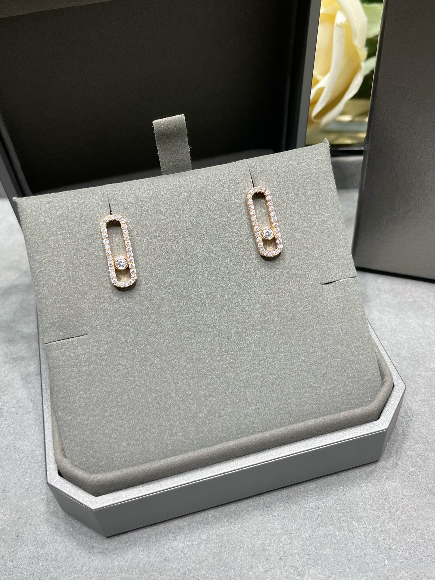 [ELAN LUXE]MOVE UNO STUD DIAMOND PAVED EARRINGS