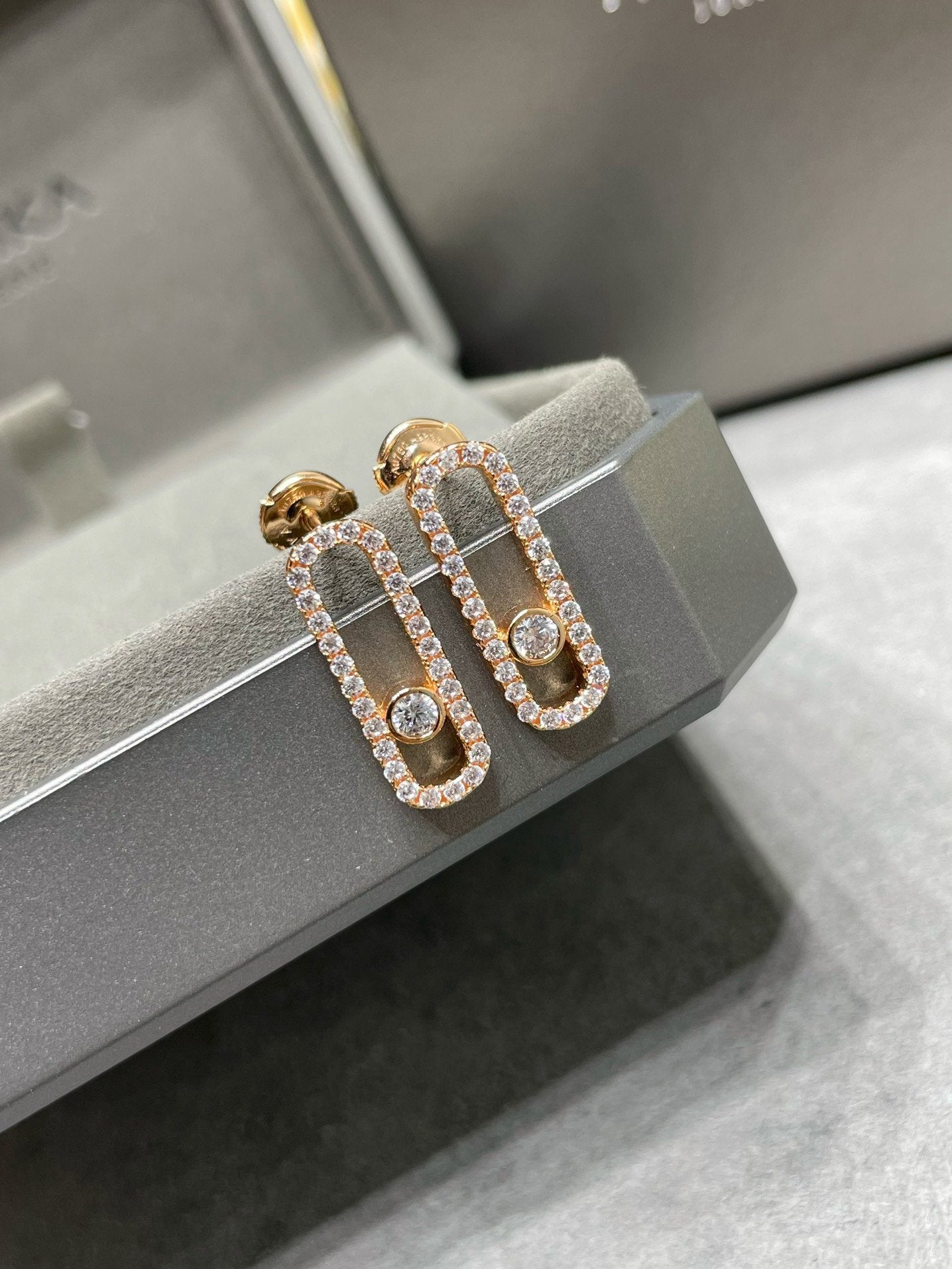 [ELAN LUXE]MOVE UNO STUD DIAMOND PAVED EARRINGS
