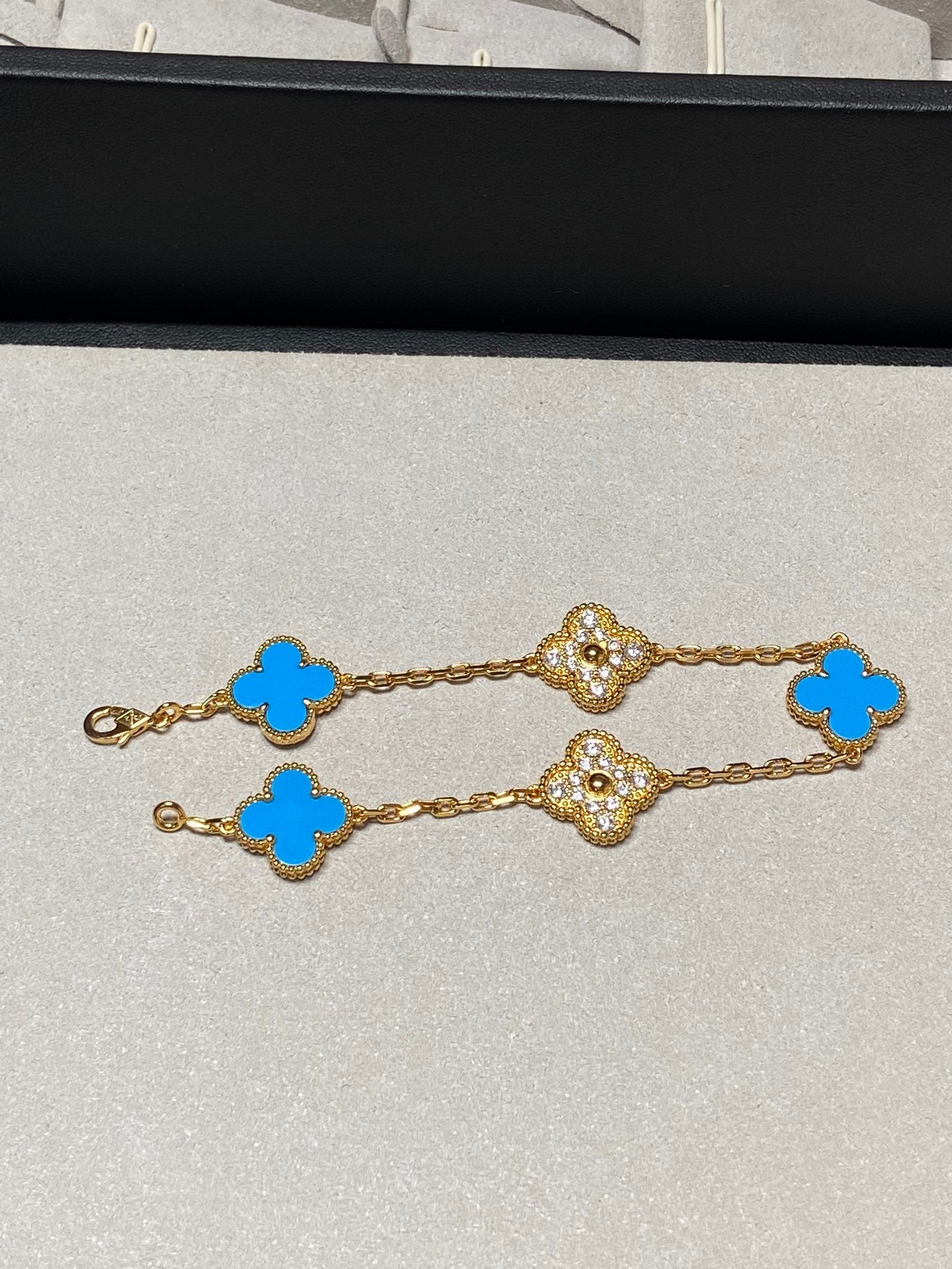 [ELAN LUXE]CLOVER 5 MOTIF BLUE CHALCEDONY DIAMOND GOLD BRACELET