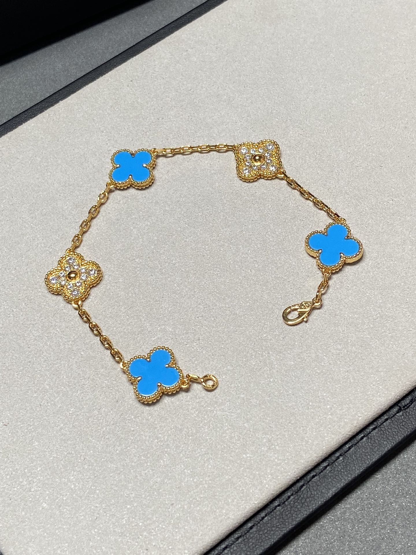 [ELAN LUXE]CLOVER 5 MOTIF BLUE CHALCEDONY DIAMOND GOLD BRACELET