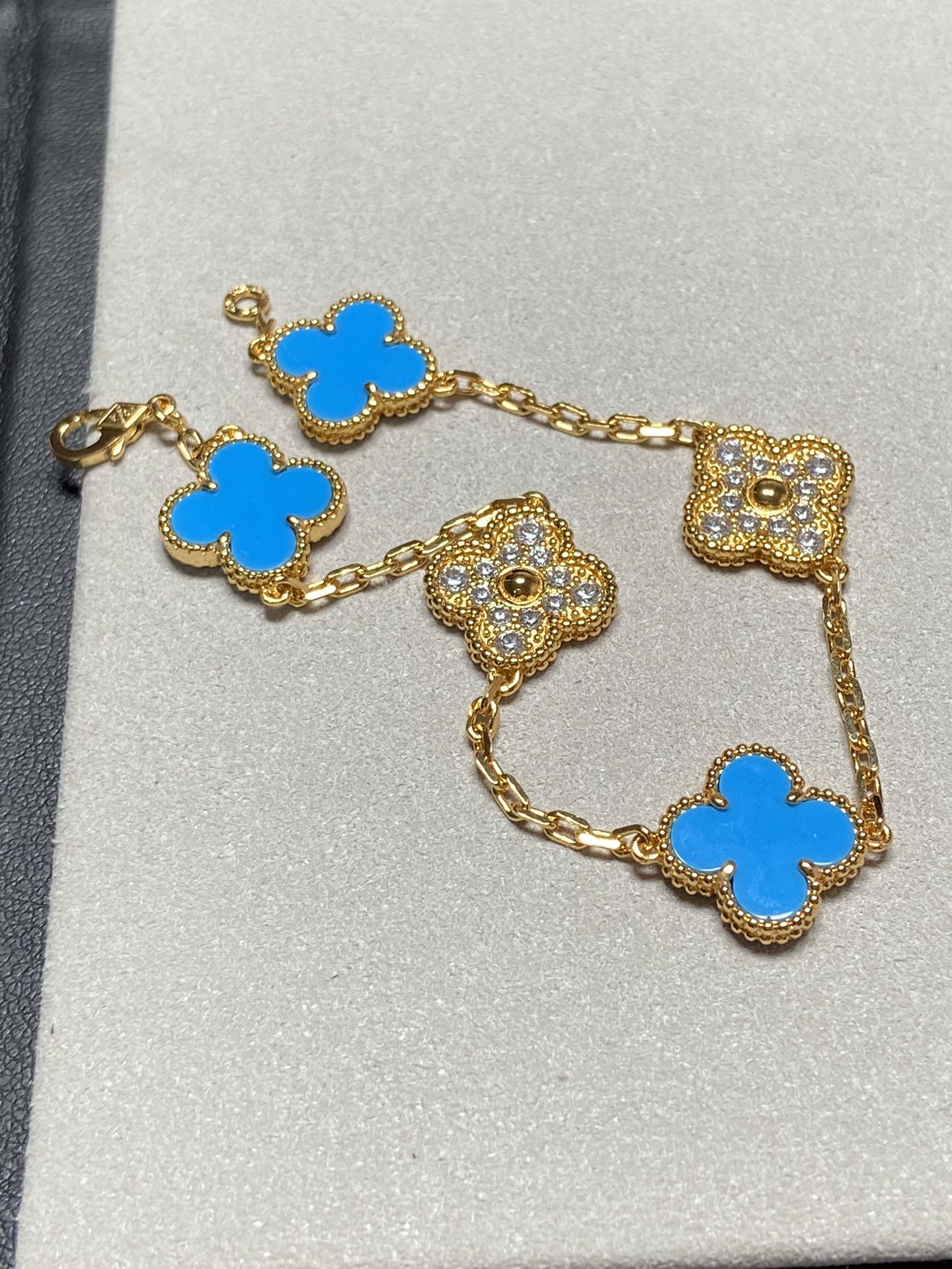 [ELAN LUXE]CLOVER 5 MOTIF BLUE CHALCEDONY DIAMOND GOLD BRACELET