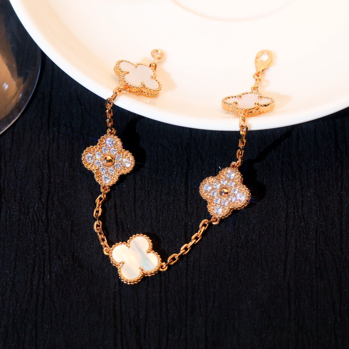 [ELAN LUXE]CLOVER BRACELET 5 MOTIF WHITE MOP DIAMOND