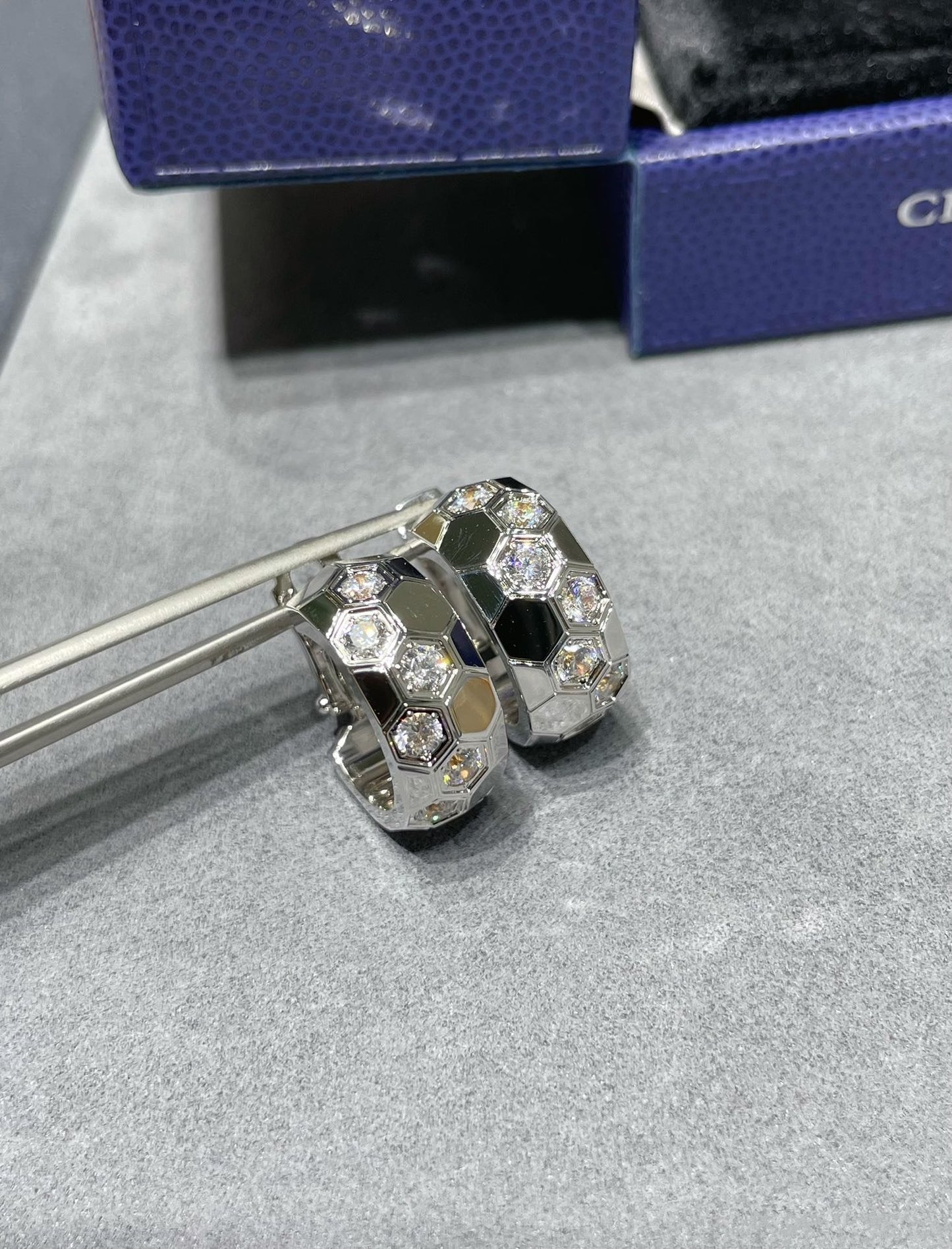 [ELAN LUXE]BEE LOVE DIAMOND HOOP EARRINGS