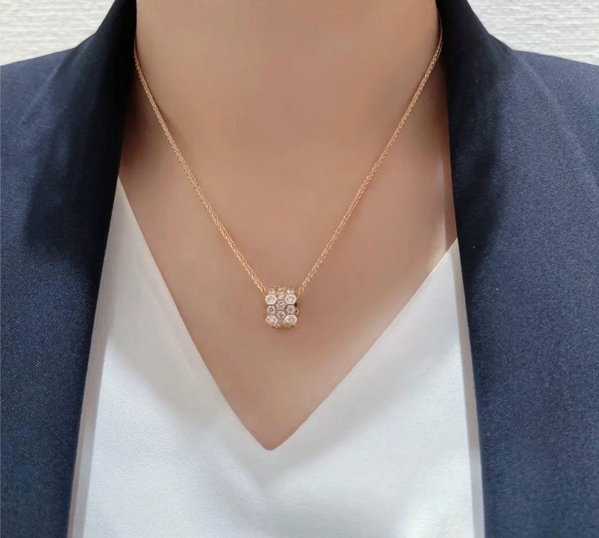 [ELAN LUXE]BEE LOVE DIAMOND PAVED 3 ROW NECKLACE