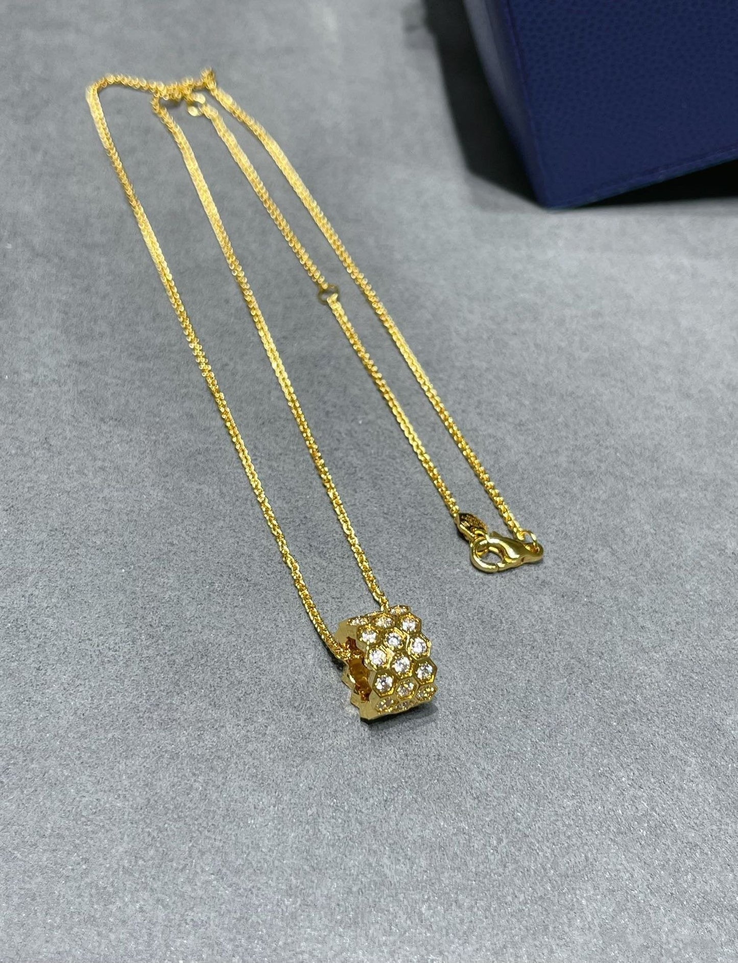 [ELAN LUXE]BEE LOVE DIAMOND PAVED 3 ROW NECKLACE