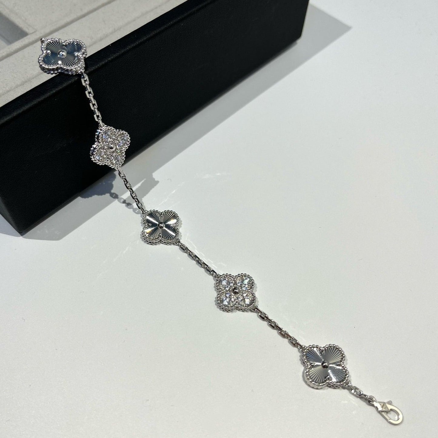 [ELAN LUXE]CLOVER 5 MOTIF SILVER DIAMOND BRACELET