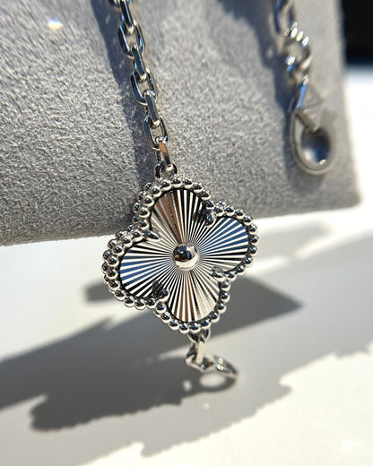 [ELAN LUXE] CLOVER 5 MOTIF LASER BRACELET COLLECTION