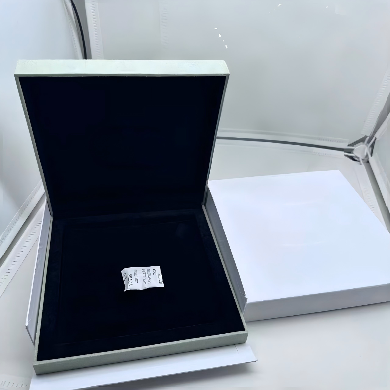 [ELAN LUXE] VA CLOVER BOX GIFT BAG