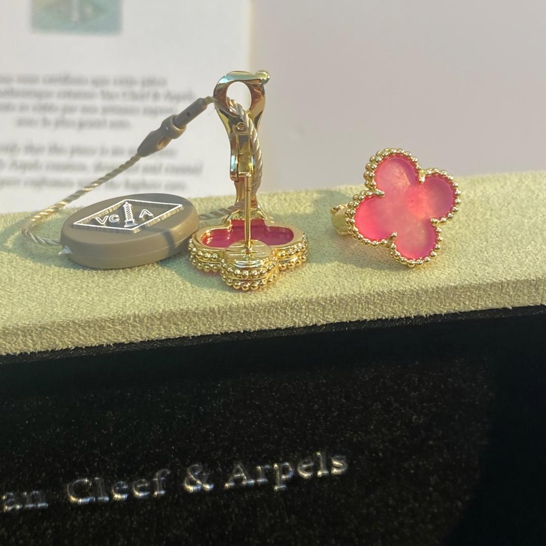 [ELAN LUXE]NEW CLOVER 1 MOTIF PINK ENAMEL STUD EARRINGS