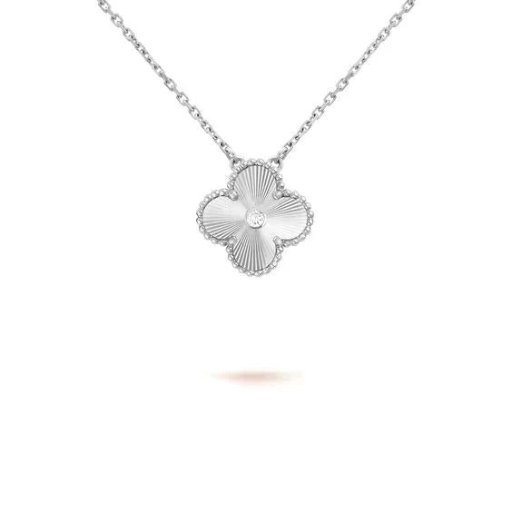 [ELAN LUXE]CLOVER  15MM DIAMOND LASER NECKLACE SILVER