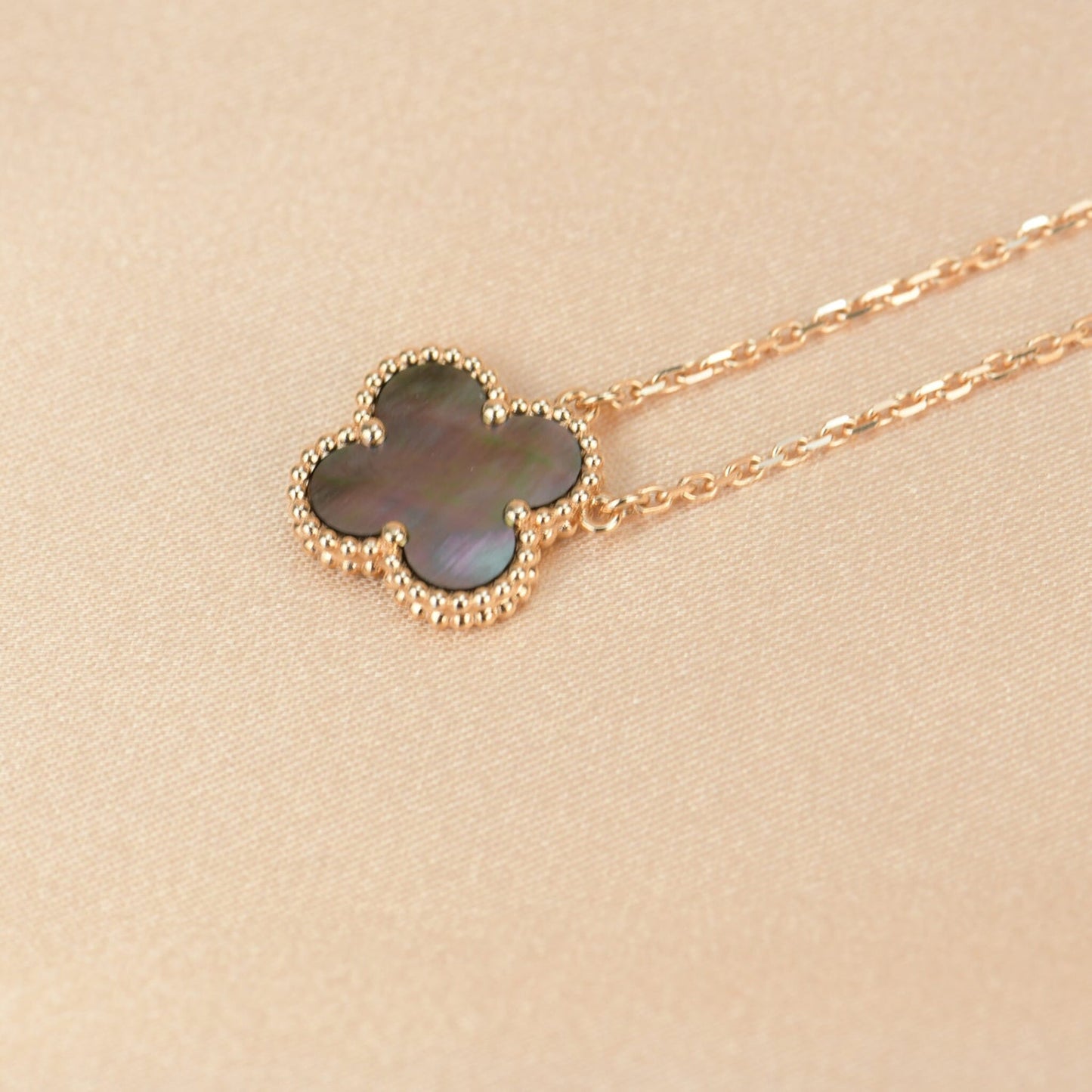 [ELAN LUXE]CLOVER 15MM  GRAY MOTHER OF PEARL NECKLACE