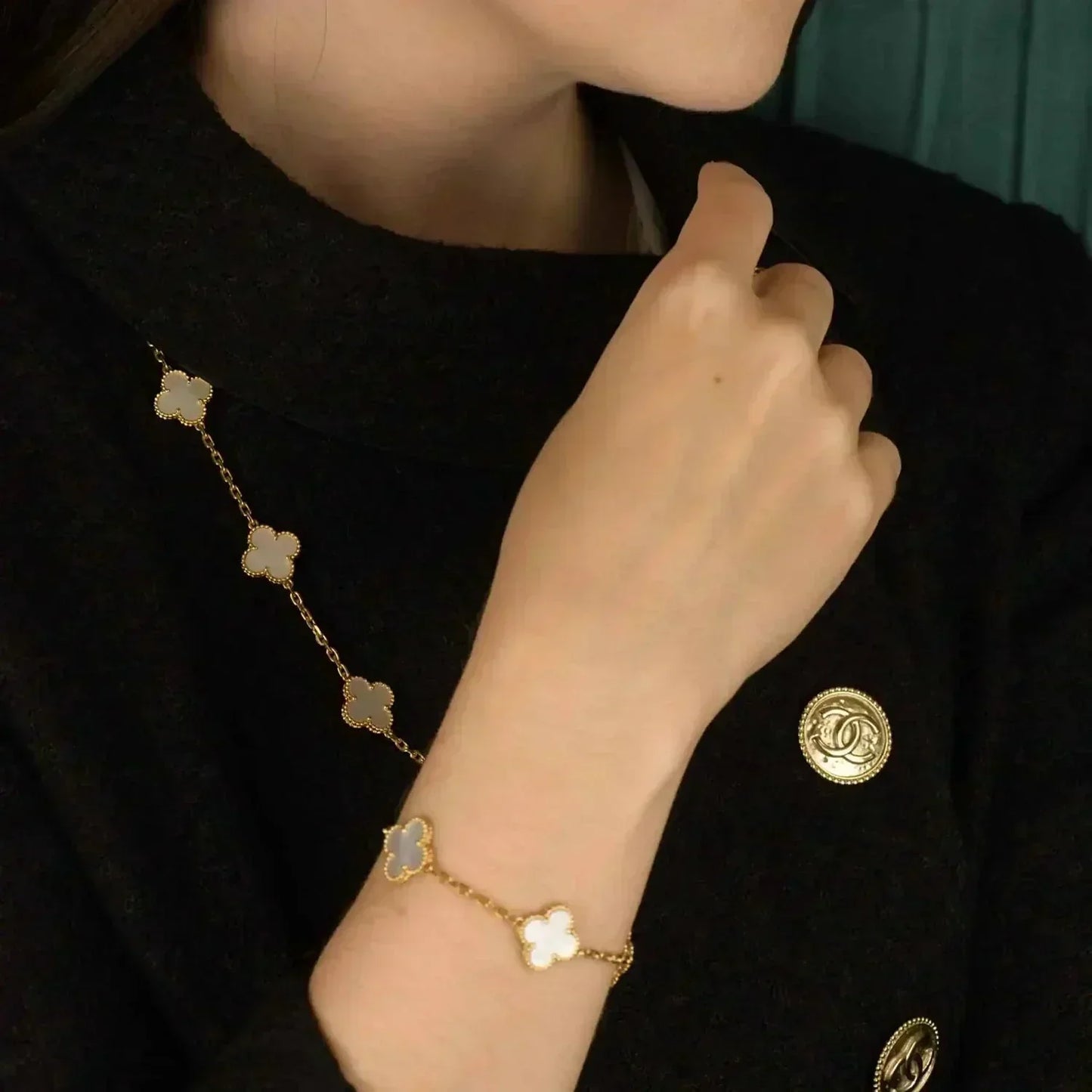 [ELAN LUXE]CLOVER  5 MOTIF WHITE MOP BRACELET