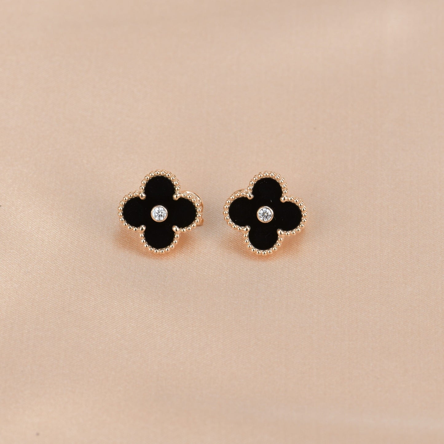[ELAN LUXE]CLOVER MEDIUM 1 MOTIFS ONYX DIAMOND EARRINGS