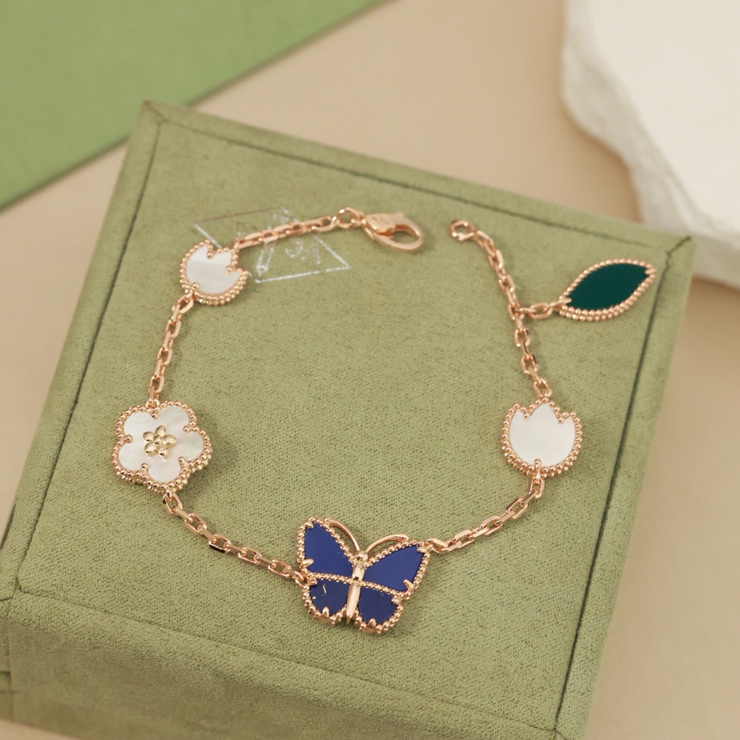 [ELAN LUXE]LUCKY SPRING BUTTERFLY 5 MOTIF BRACELET