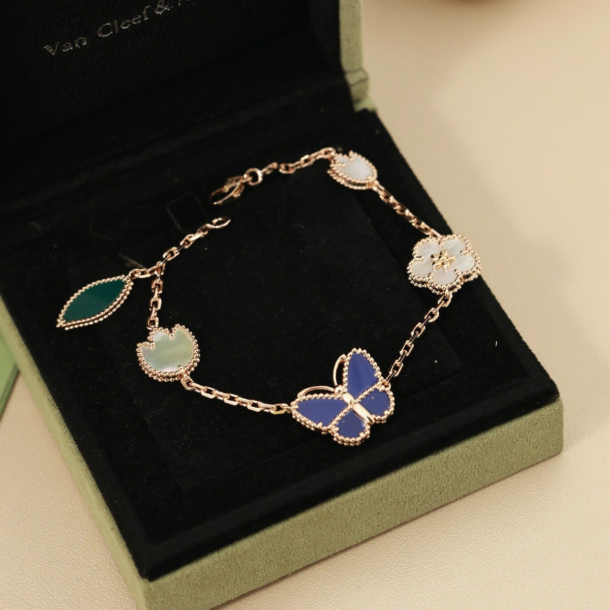 [ELAN LUXE]LUCKY SPRING BUTTERFLY 5 MOTIF BRACELET