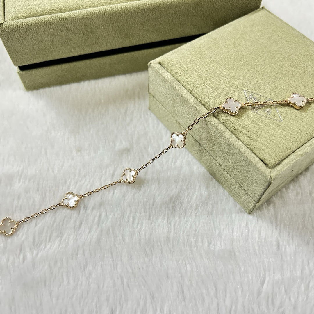 [ELAN LUXE]CLOVER 6 MOTIF WHITE MOP BRACELET