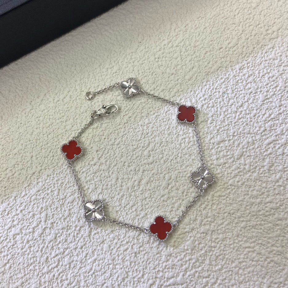 [ELAN LUXE]CLOVER 6 MOTIF RED AGATE LASER BRACELET