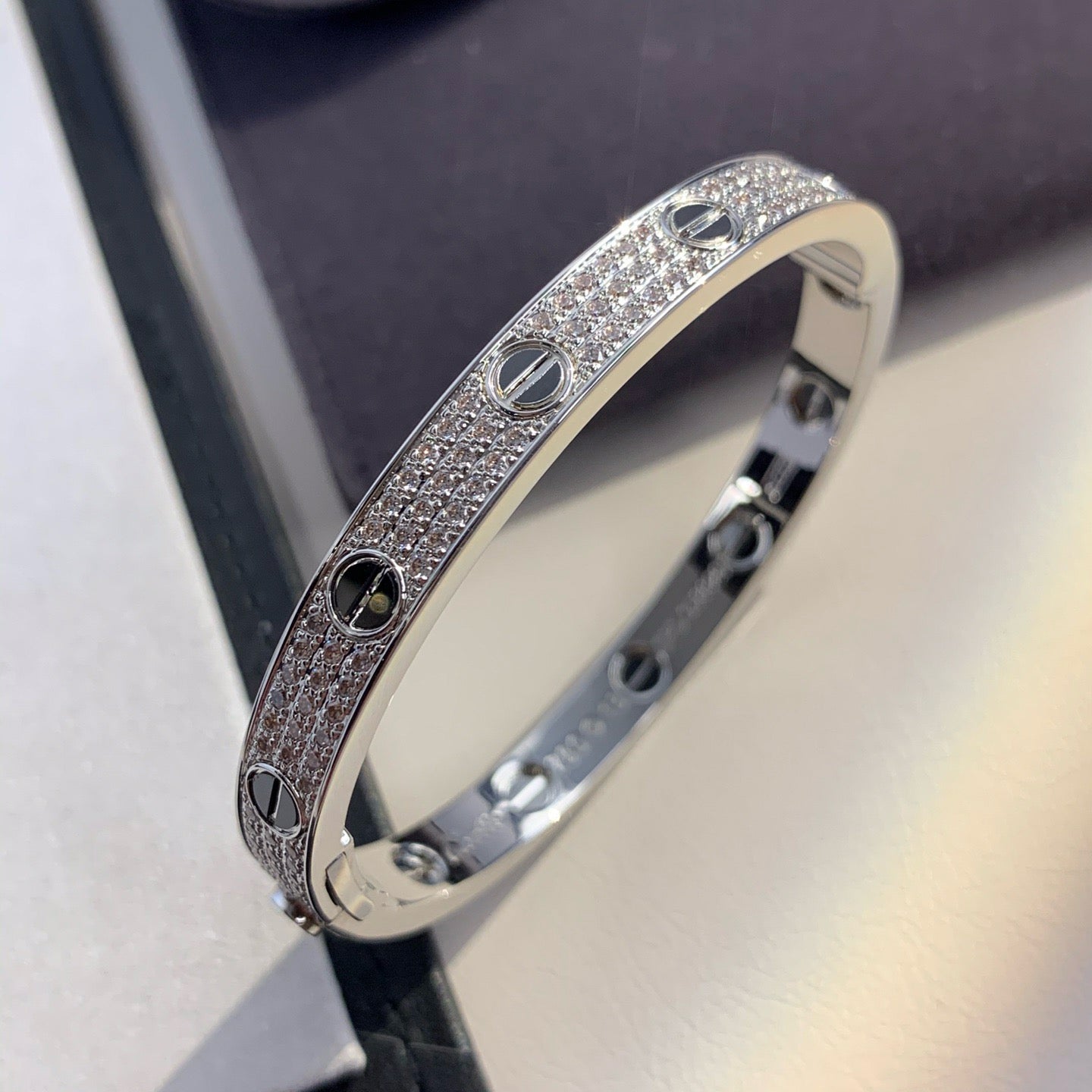 [ELAN LUXE]LOVE BRACELET 6.1MM DIAMOND-PAVED CERAMIC