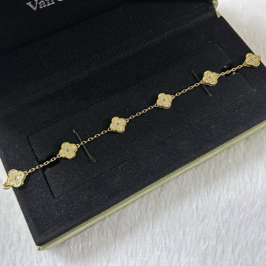 [ELAN LUXE]CLOVER 6 MOTIF DIAMOND BRACELET