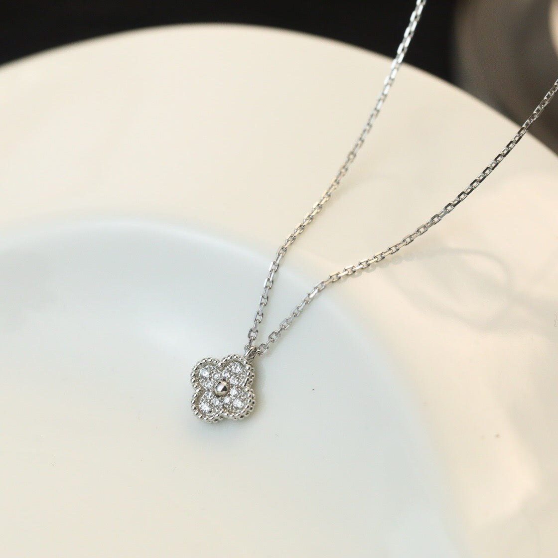 [ELAN LUXE]CLOVER MINI 9.5MM PENDANT DIAMOND NECKLACE