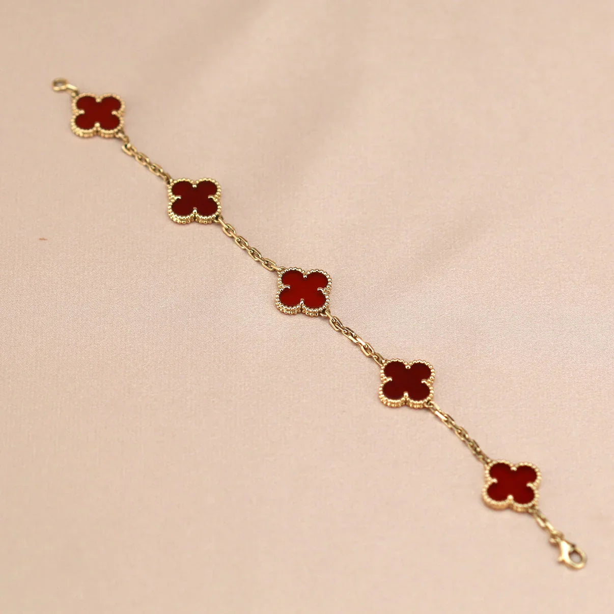 [ELAN LUXE] CLOVER 5 MOTIF RED CORNELIAN BRACELET COLLECTION