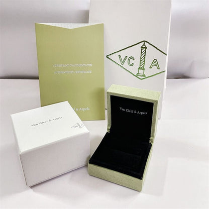 [ELAN LUXE]VA CLOVER BRACELET NECKLACE RING BOX GIFT BAG