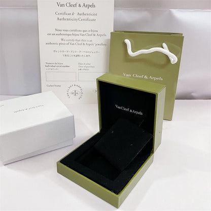 [ELAN LUXE]VA CLOVER BRACELET NECKLACE RING BOX GIFT BAG