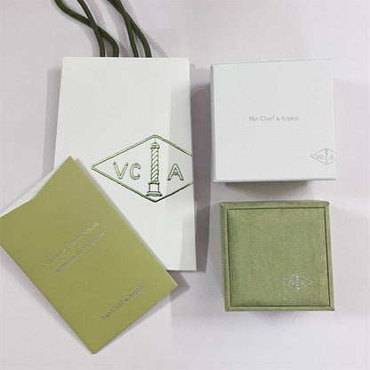 [ELAN LUXE]VA CLOVER BRACELET NECKLACE RING BOX GIFT BAG