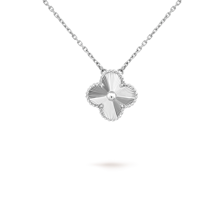 [ELAN LUXE]CLOVER 15MM LASER NECKLACE SILVER