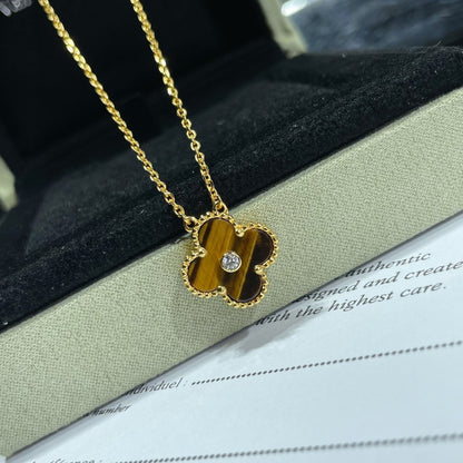 [ELAN LUXE]CLOVER 15MM DIAMOND AND YELLOW TIGER'S EYE AGATE necklace