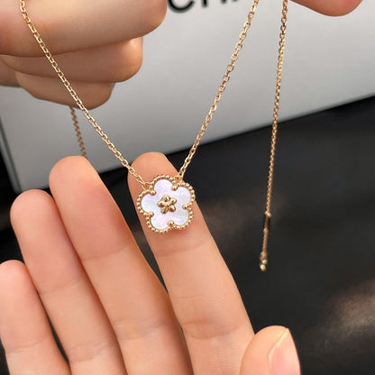 [ELAN LUXE]LUCKY  WHITE MOP  PLUM BLOSSOM NECKLACE