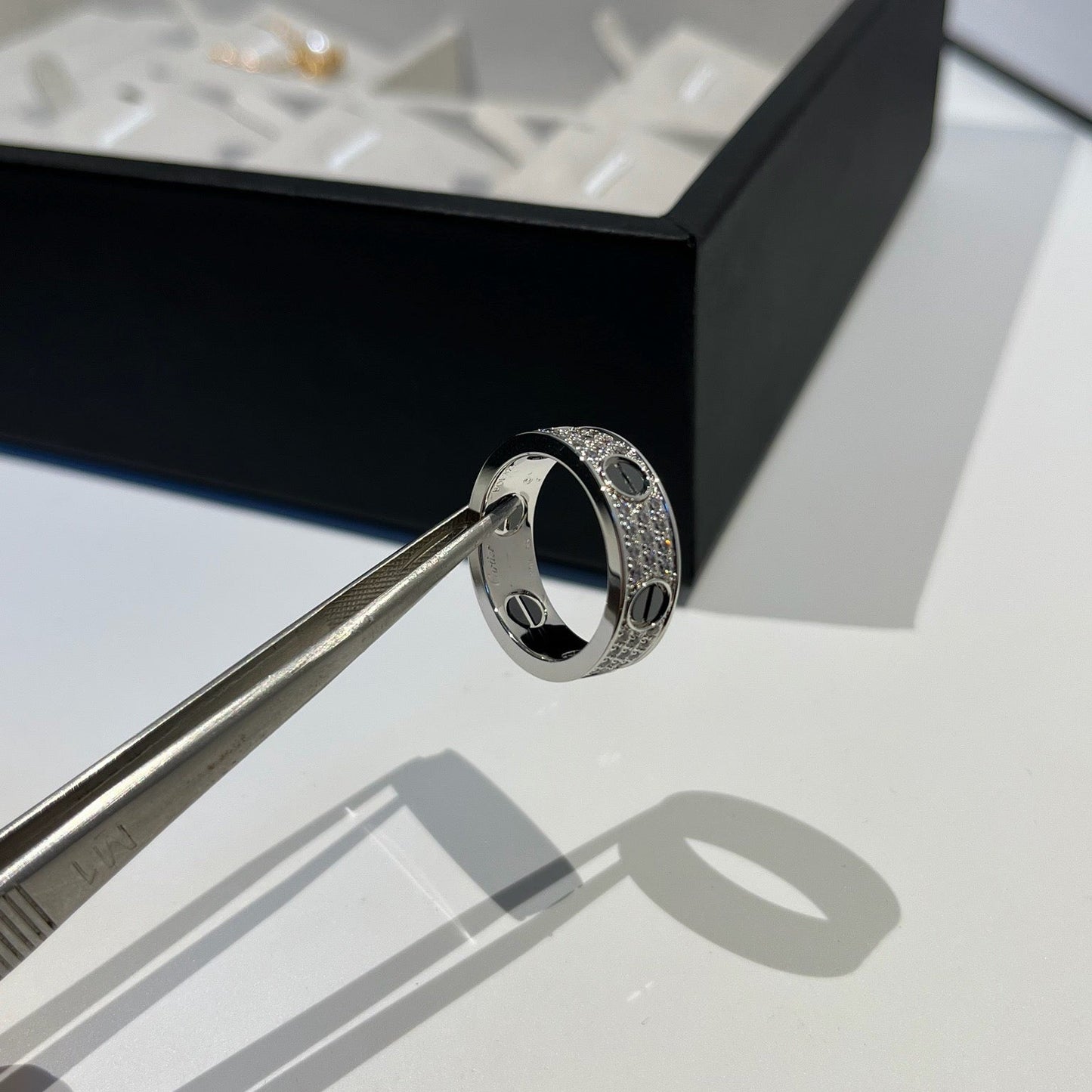 [ELAN LUXE]LOVE RING 5.5MM DIAMONDS PAVED CERAMIC