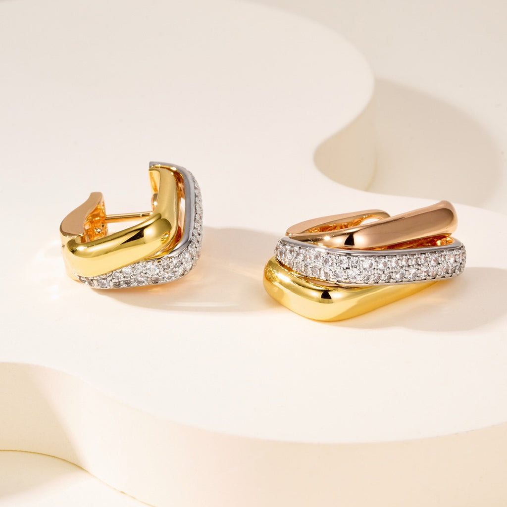 [ELAN LUXE]TRINITY HALF DIAMOND  CUSHION EARRINGS
