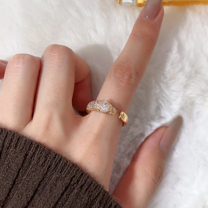 [ELAN LUXE]PANTHERE HALF DIAMOND SMALL RING