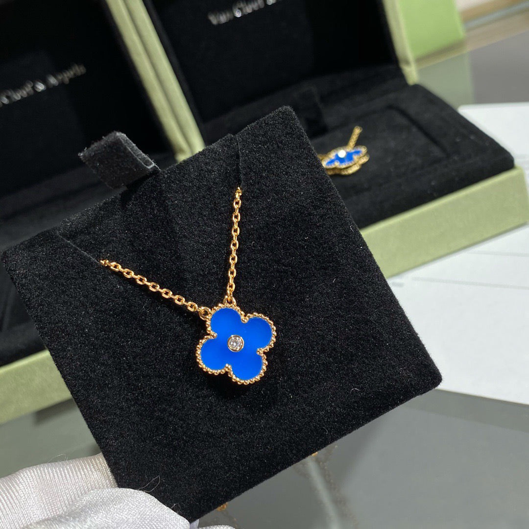 [ELAN LUXE]CLOVER 15MM DIAMOND AND BLUE AGATE NECKLACE