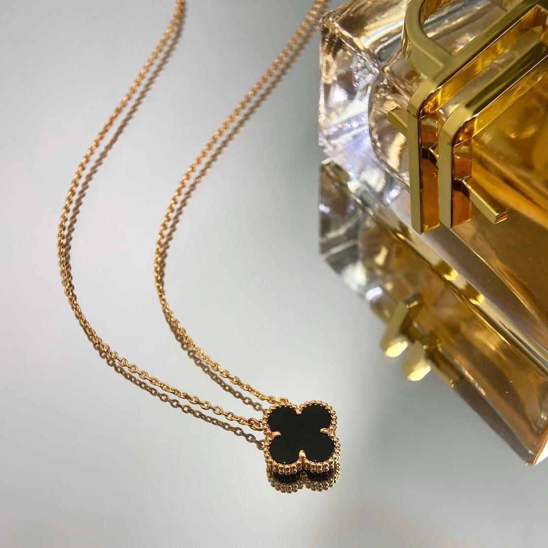 [ELAN LUXE]CLOVER 15MM BLACK ONYX SINGLE FLOWER NECKLACE
