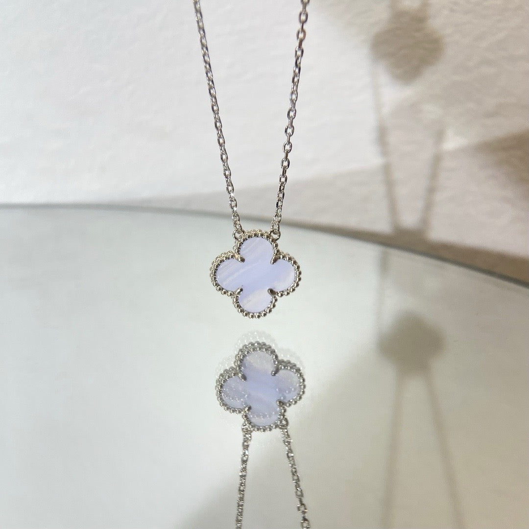 [ELAN LUXE]CLOVER 15MM BLUE CHALCEDONY NECKLACE SILVER