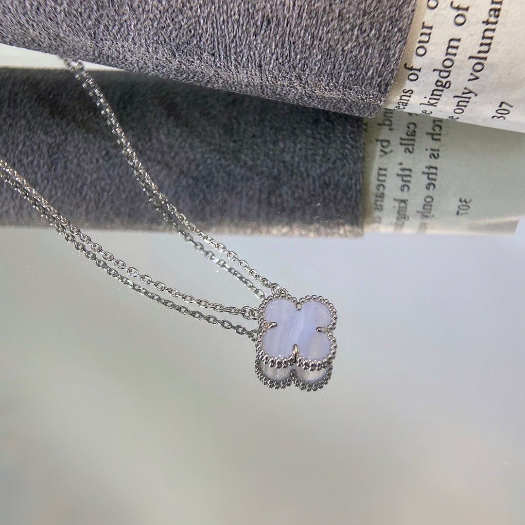 [ELAN LUXE]CLOVER 15MM BLUE CHALCEDONY NECKLACE SILVER