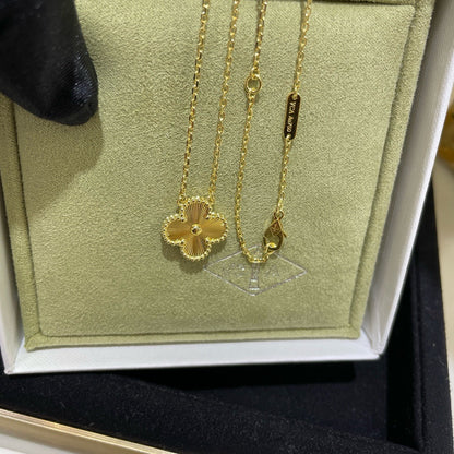[ELAN LUXE]CLOVER 15MM LASER NECKLACE