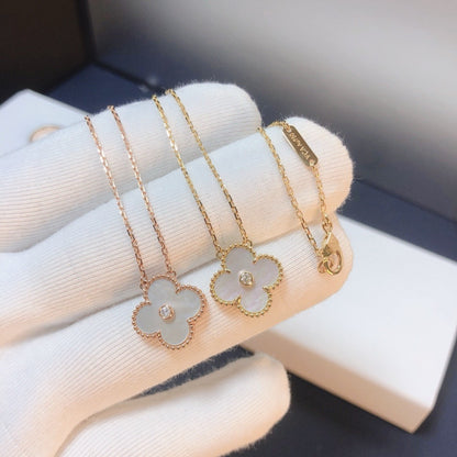 [ELAN LUXE]CLOVER 15MM DIAMOND WHITE FRITILLARIA NECKLACE