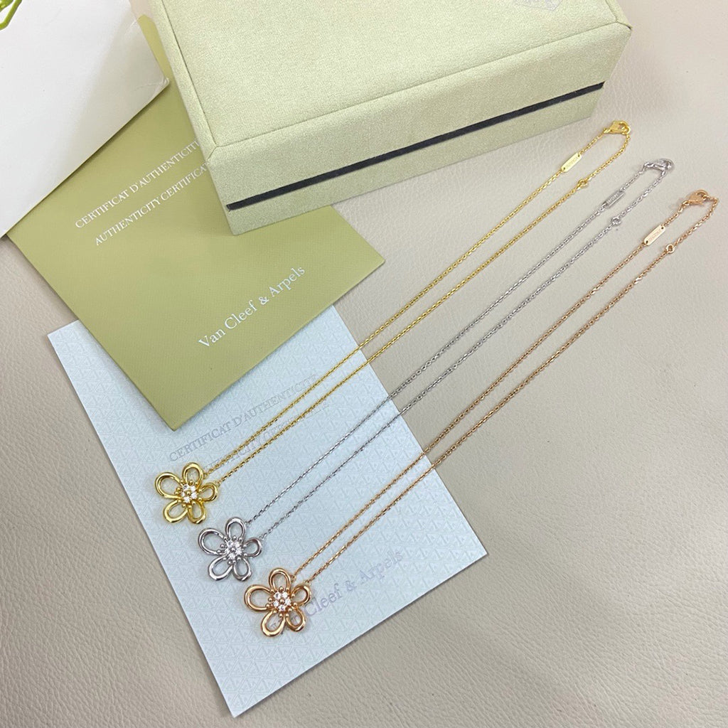 [ELAN LUXE]FLOWERLACE NECKLACE 5 DIAMONDS