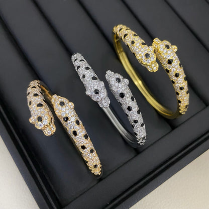 [ELAN LUXE]PANTHERE DOUBLE HEADED HALF DIAMOND OPEN BRACELET