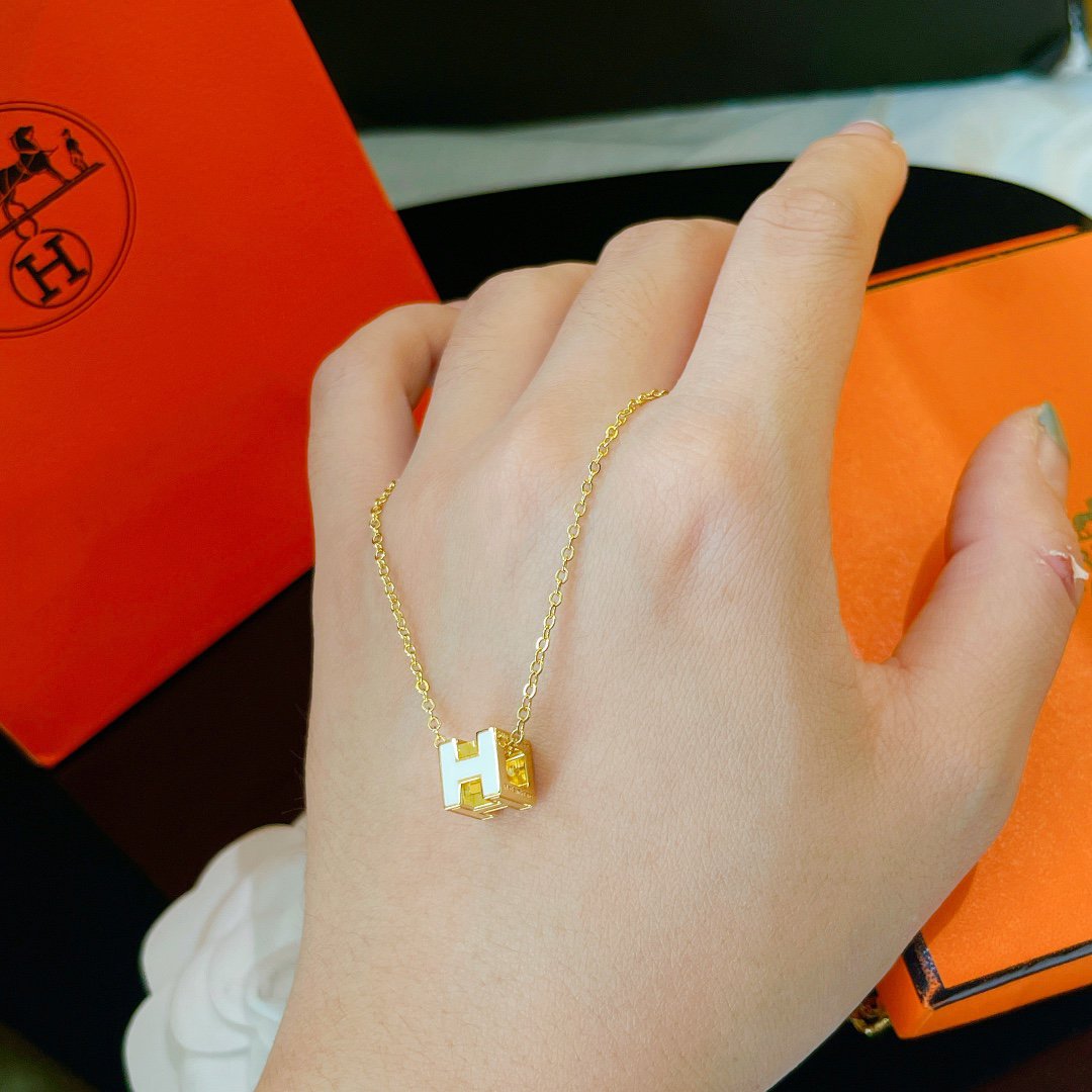 [ELAN LUXE]H WHITE SQUARE GOLD NECKLACE