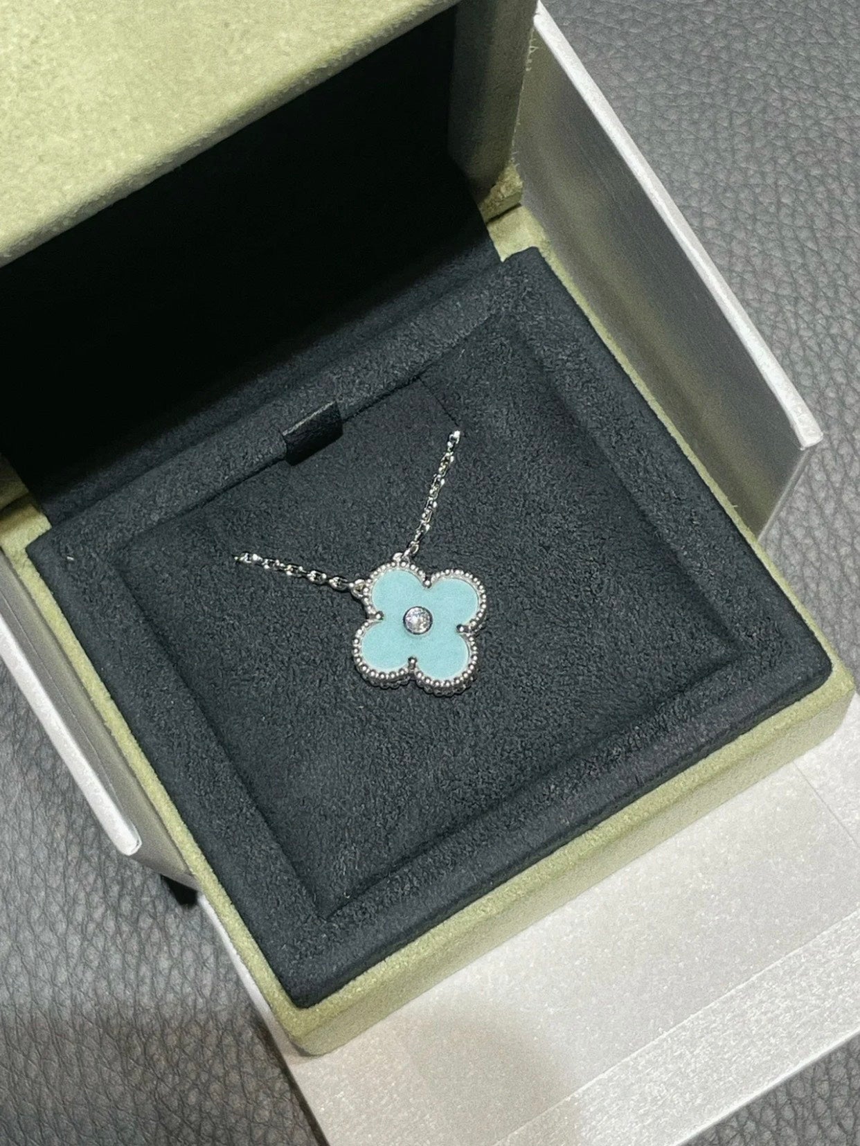 [ELAN LUXE]CLOVER 1 DIAMOND LIGHT BLUE SILVER NECKLACE