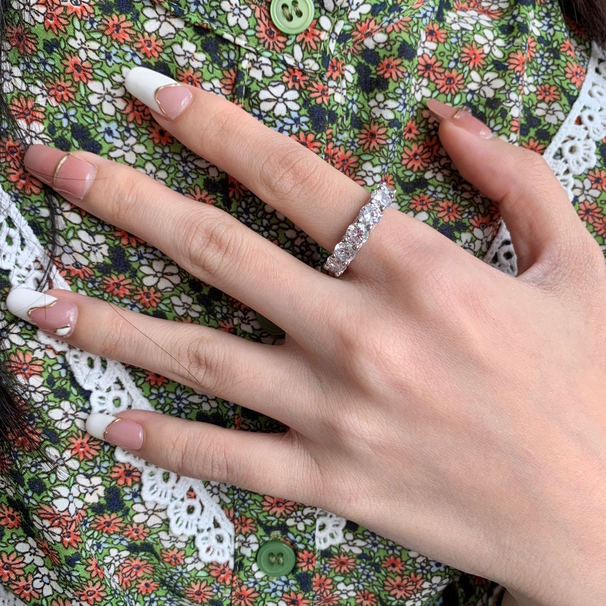 [ELAN LUXE]Gorgeous Round Cut Tennis Ring