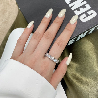 [ELAN LUXE]Gorgeous Round Cut Tennis Ring