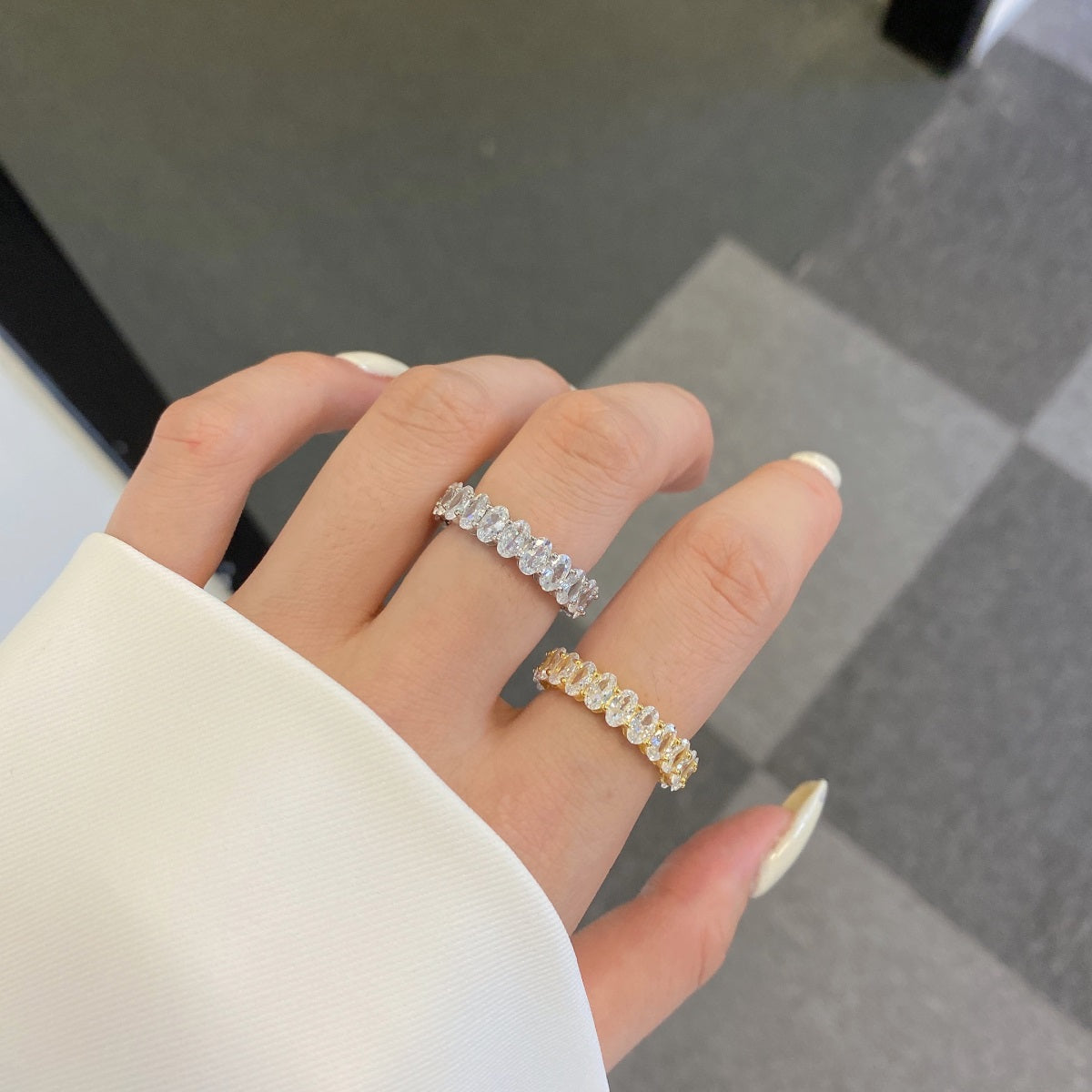 [ELAN LUXE]Ornate Oval Cut Tennis Ring